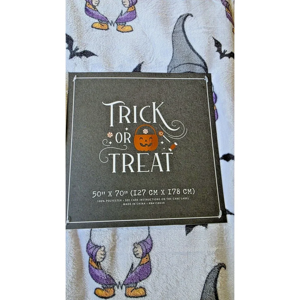 Halloween Oversized Plush Throw Blanket Gnomes, Pumpkins , Bats 50